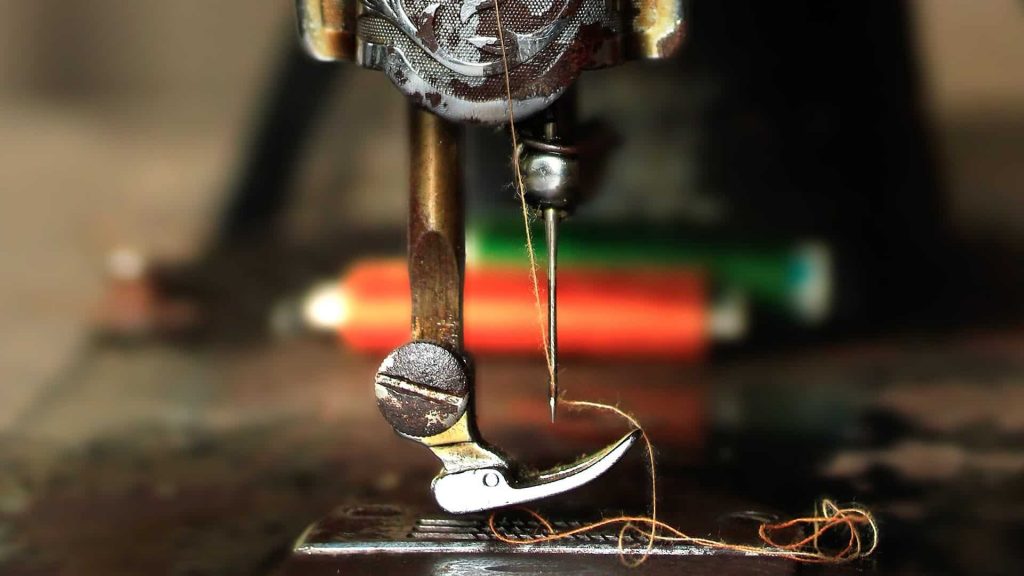 máquina de costura industrial